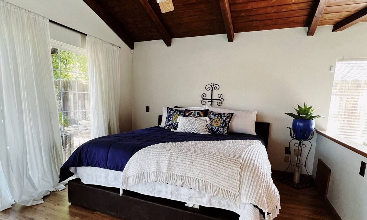 Greenacres House | 1 ACRE FARM HOUSE