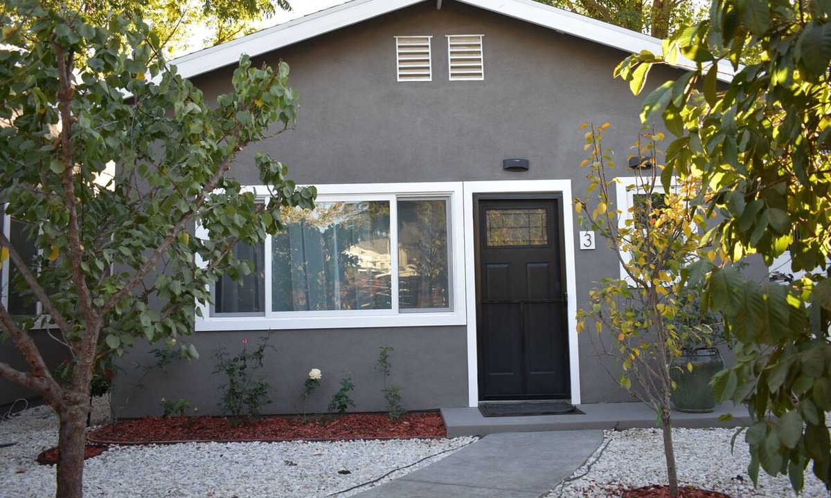 Northridge House | 1-Bed/1-Bath guest house, Central AC, Wi-Fi, Parking/EV, in fabulous Los Angeles