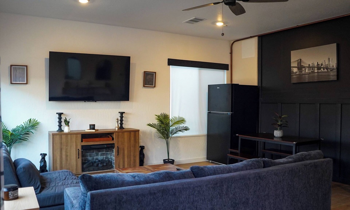 Hanford Apartment | 1 BR APT/Near Navy Base/Private Washer Dryer
