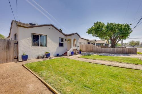 Hanford House | < 1 Mi to Main St Hanford! Home w/Outdoor Space