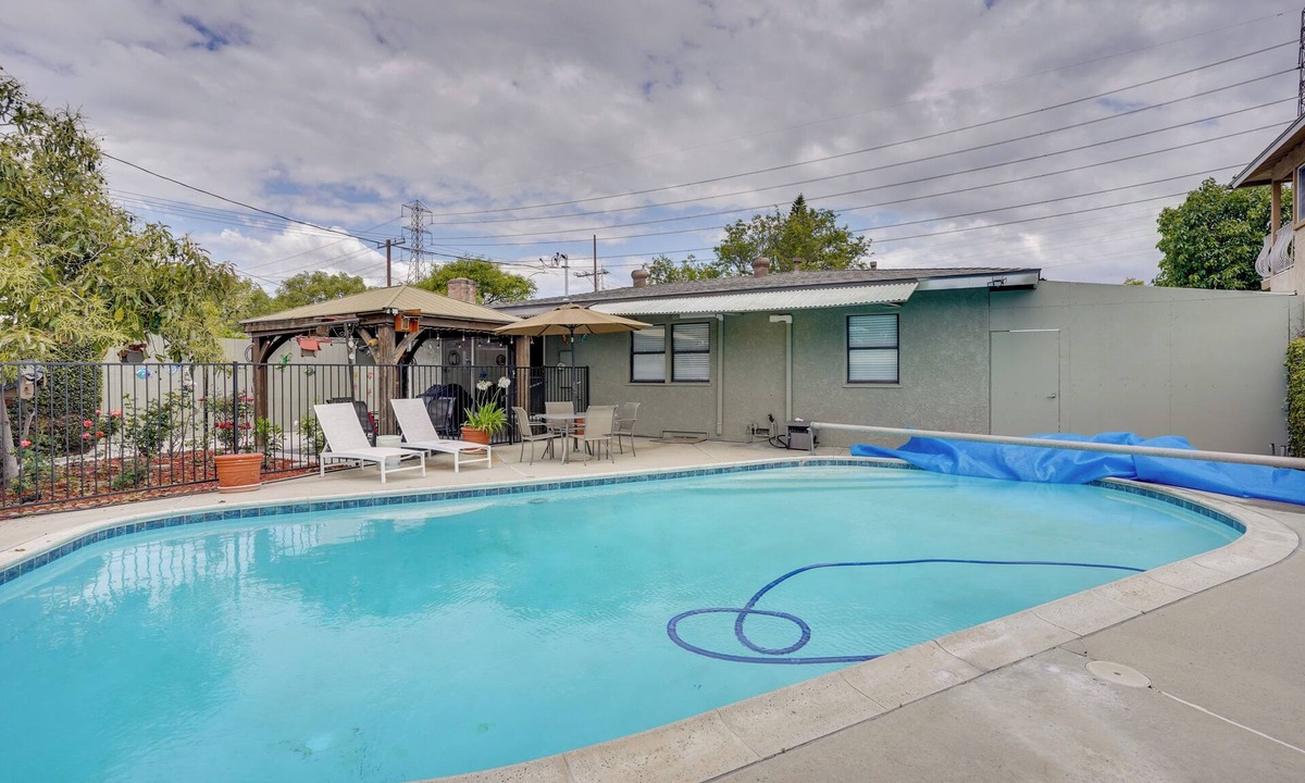 Hermosa Village House | 1 Mile to Downtown Disneyland R District