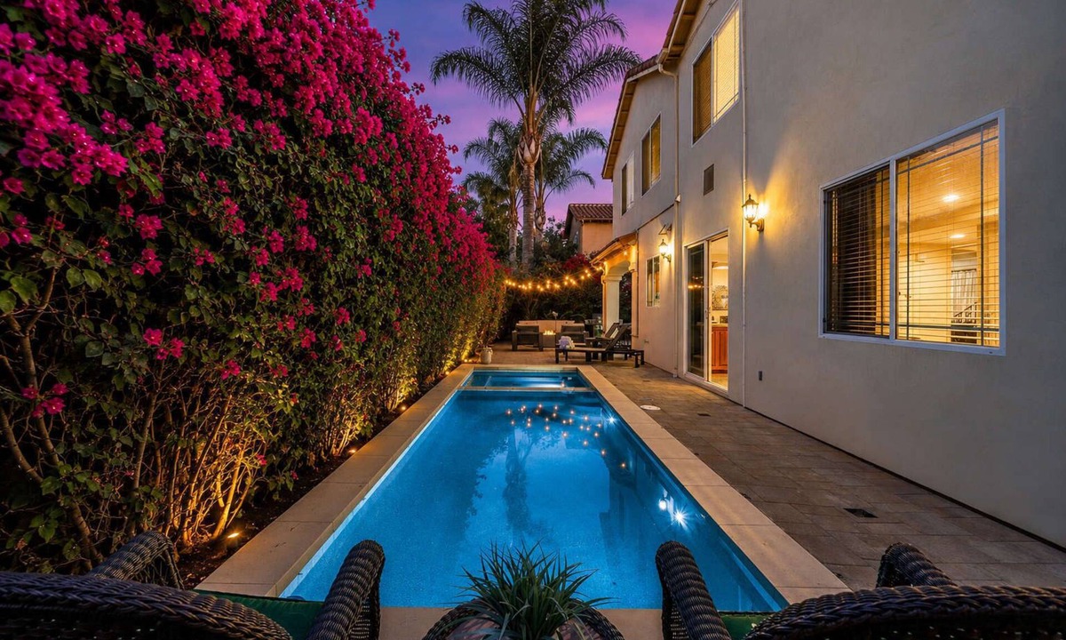 Lake Balboa House | 101 Luxurious Home near Universal Studios Pool/Spa