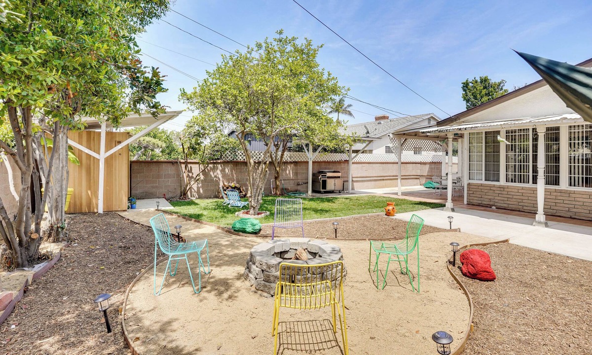 Downey House | 12 Mi to Dtwn LA: Family Home w/Patio + Yard!
