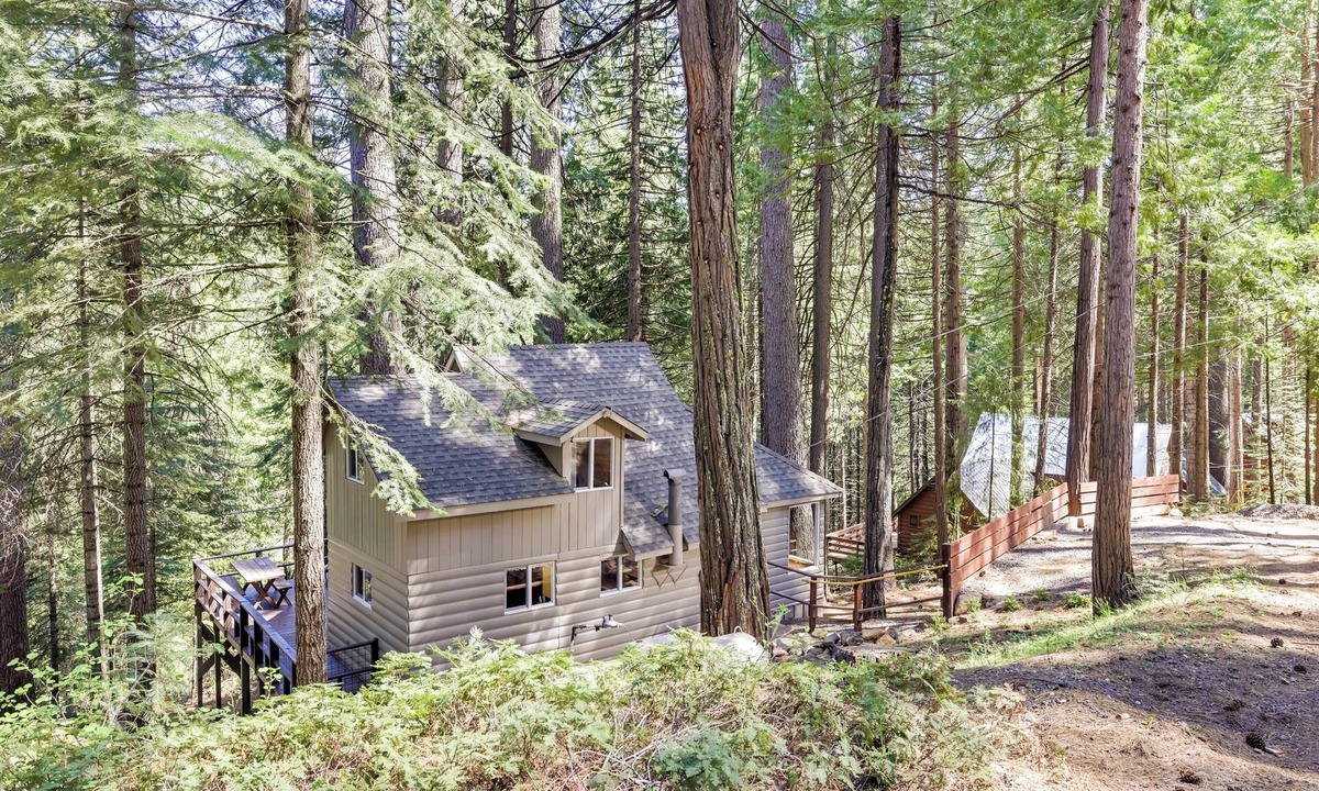 Long Barn Cabin | 15 Mi to Ski Resort: Cozy Cabin Near Long Barn!