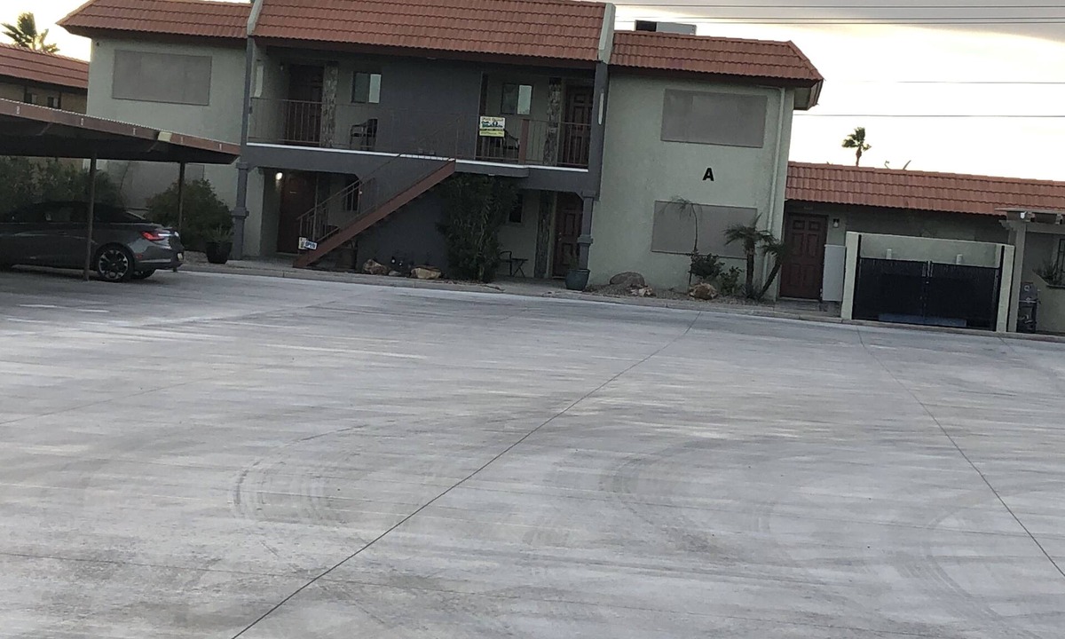 Lake Havasu City Condo | 2+2 ground floor close to the lake ,boat launch ,London bridge