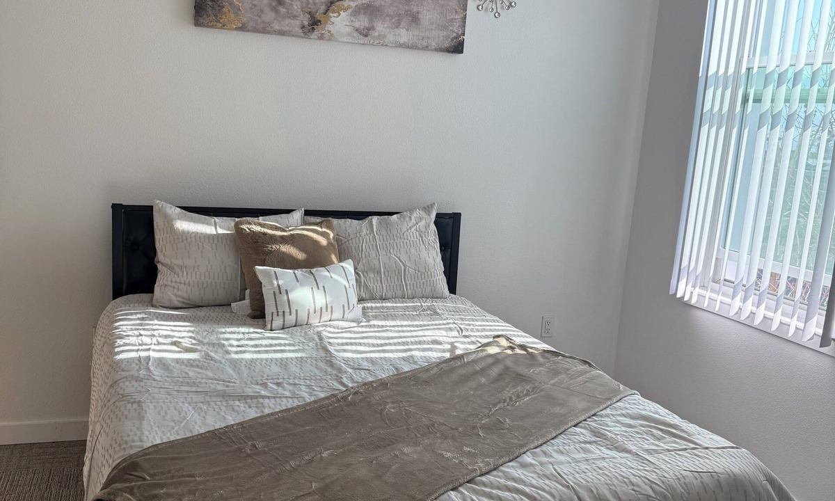 Old San Leandro Apartment | 2-bedroom apartment in peaceful San Leandro with AC, WiFi