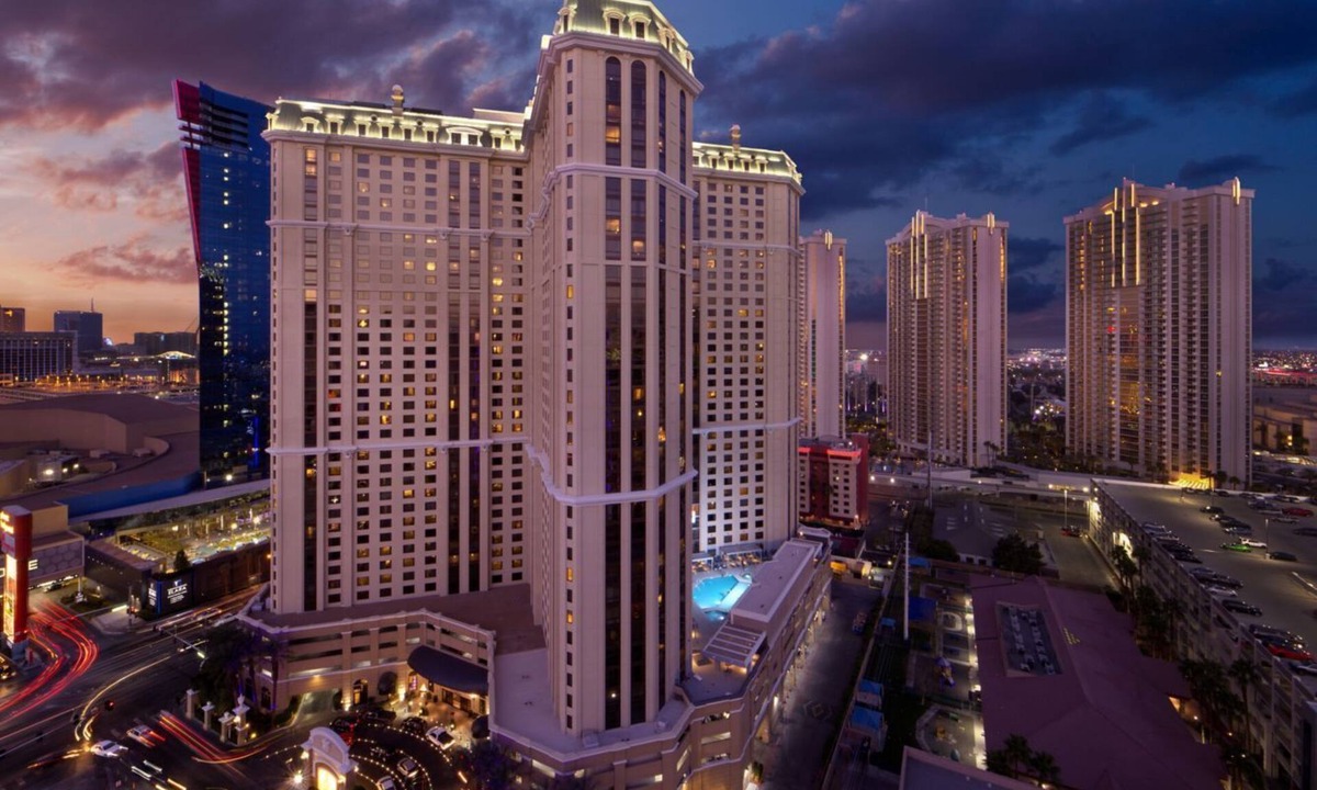 Las Vegas Villa | 2-bedroom upscale villa a block off the strip in Las Vegas