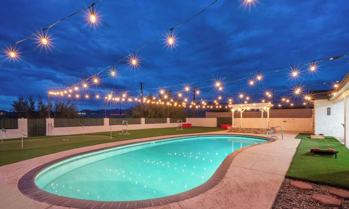 Lake Havasu City House | 2 Mi to Lake Havasu: Group Oasis w/Views + Games
