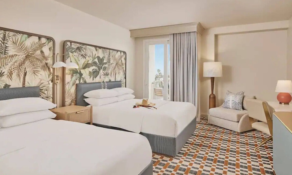 Ocean Park Hotel | 2 Queen Room | 6 mins from Santa Monica Pier & Local Attractions