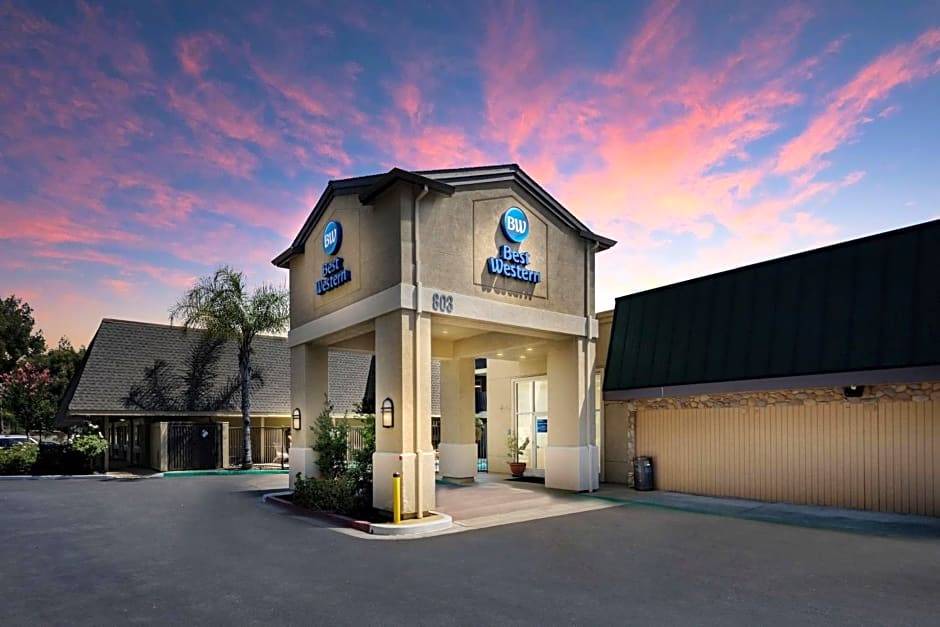 Danville Hotel | 2-Star Hotel ∙ Best Western Danville Sycamore Inn