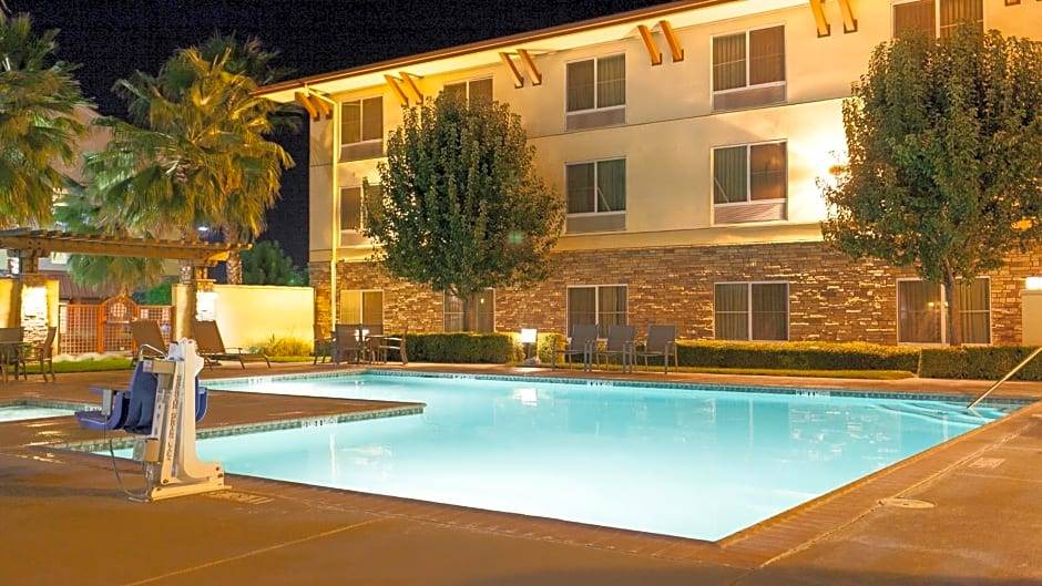 Turlock Hotel | 2-Star Hotel ∙ Holiday Inn Express Turlock, an IHG Hotel