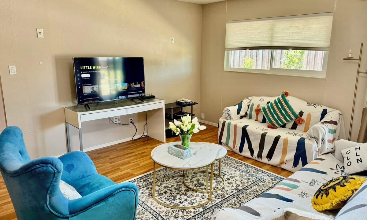 Shoreview House | 20%OFF! Chic Home with Expansive big Backyard