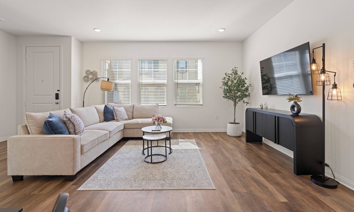 Chino House | 20% OFF Monthly Stylish New Home + Private Garage