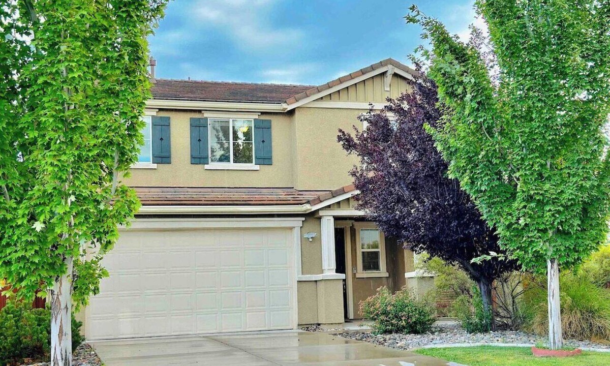 Reno House | 22 Mins to Ski/Long Driveway/9 Beds/6TVs/Sleeps16