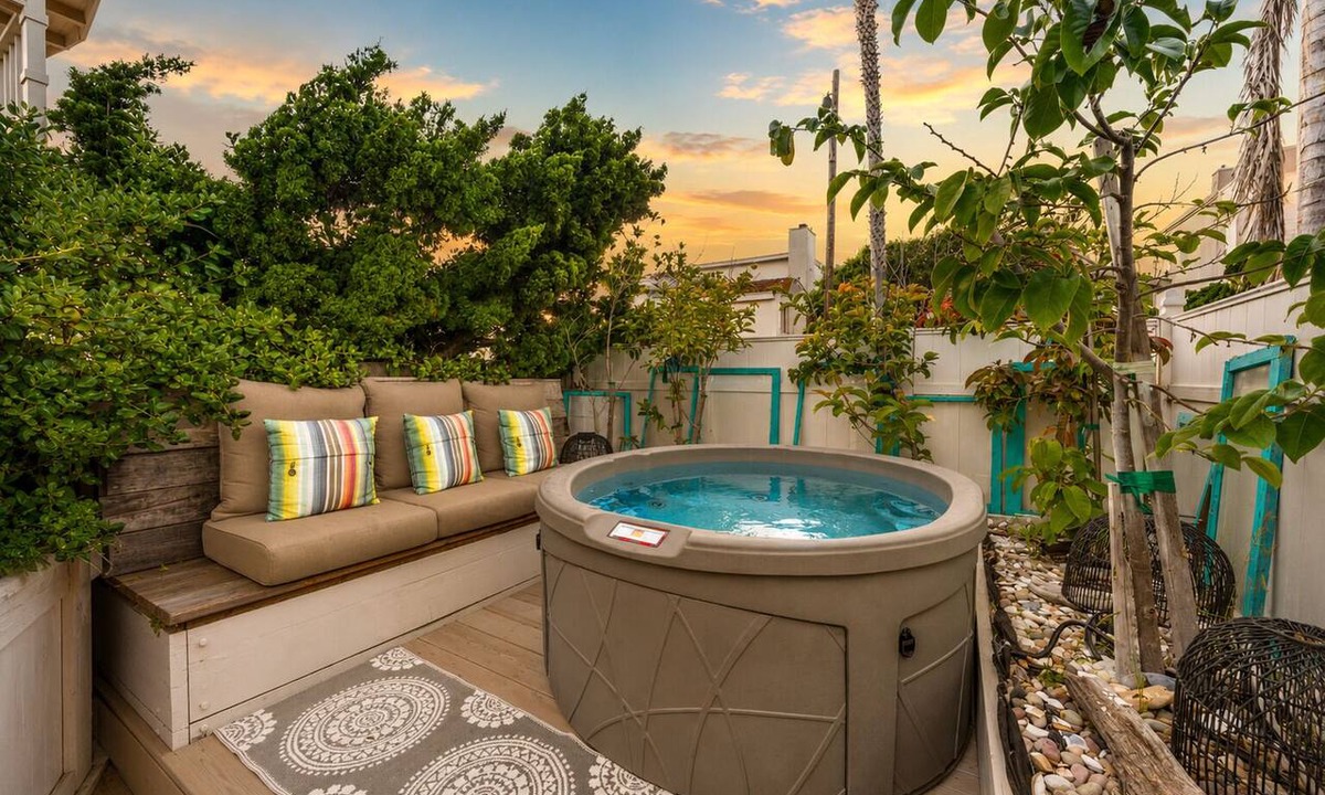 Silver Strand House | 25%Off August 20-23 Walk 2 Beach, Private Jacuzzi