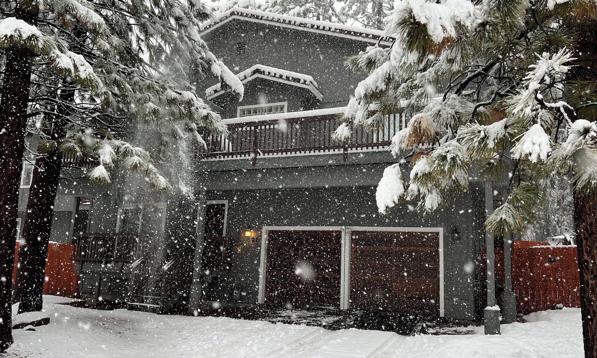 Incline Village House | 3/3 home in Incline Village with 2 car garage. Available for summer lease.
