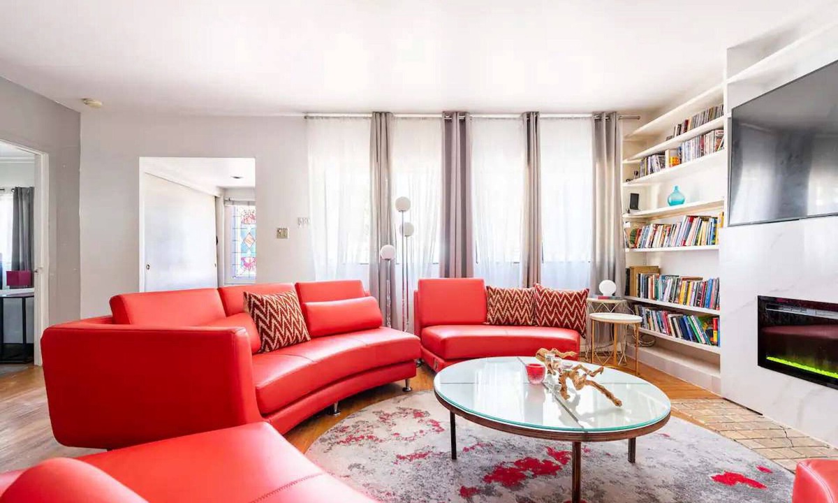 Melrose House | 3 Bdrm + 6 Beds + 2 Baths In A Cozy West Hollywood House