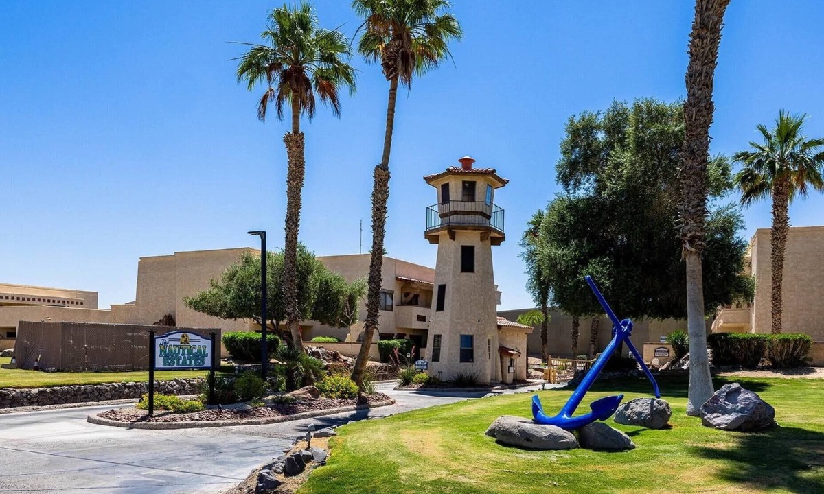 Nautical Estates House | 3~bedroom townhome on the Island. Pet friendly~Pool~Boat parking