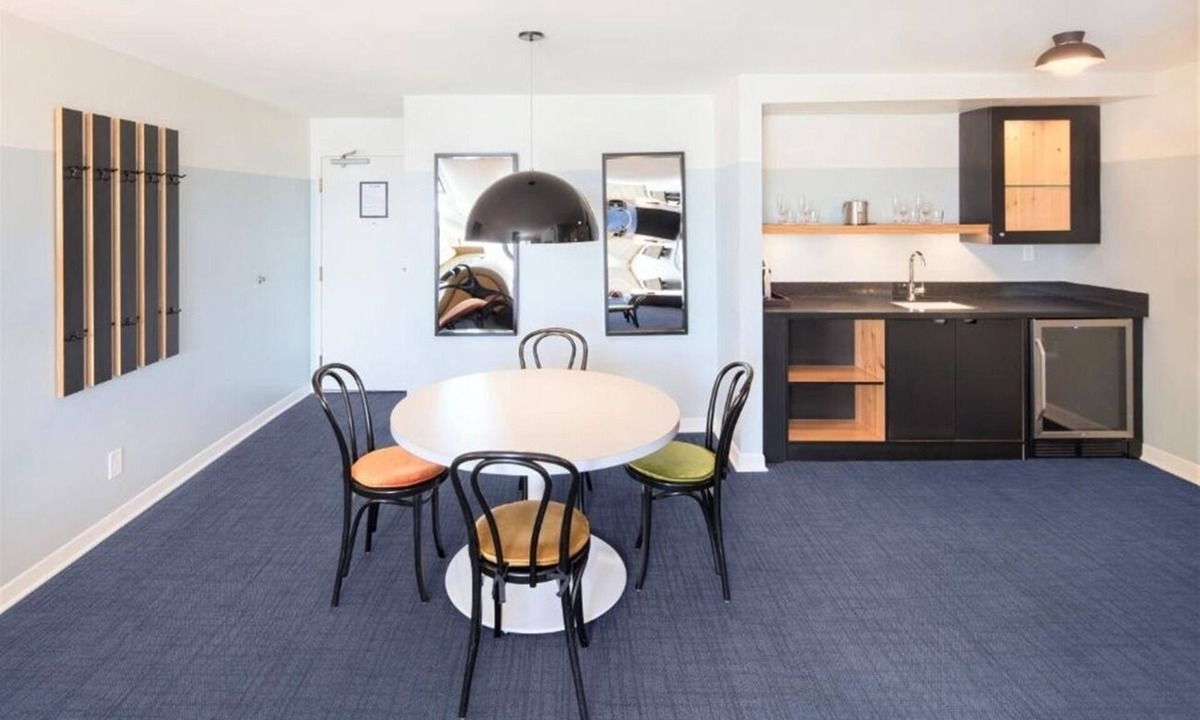 Venice Hotel | 3 Romantic Ocean-View Escape in the Heart of Venice | King Suite with Breakfast