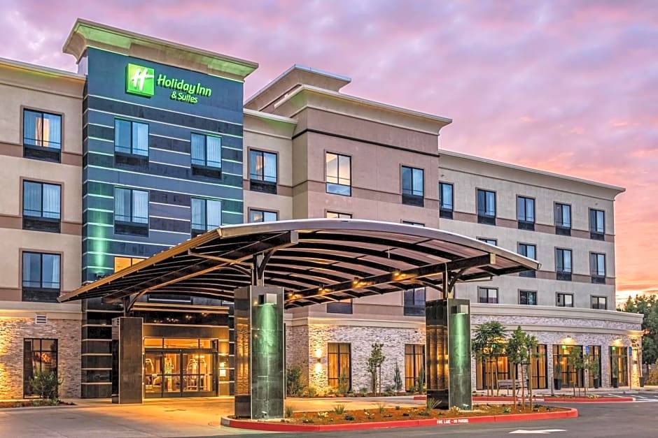 Milpitas Hotel | 3-Star Hotel ∙ Holiday Inn Hotel & Suites Silicon Valley – Milpitas, an IHG Hotel