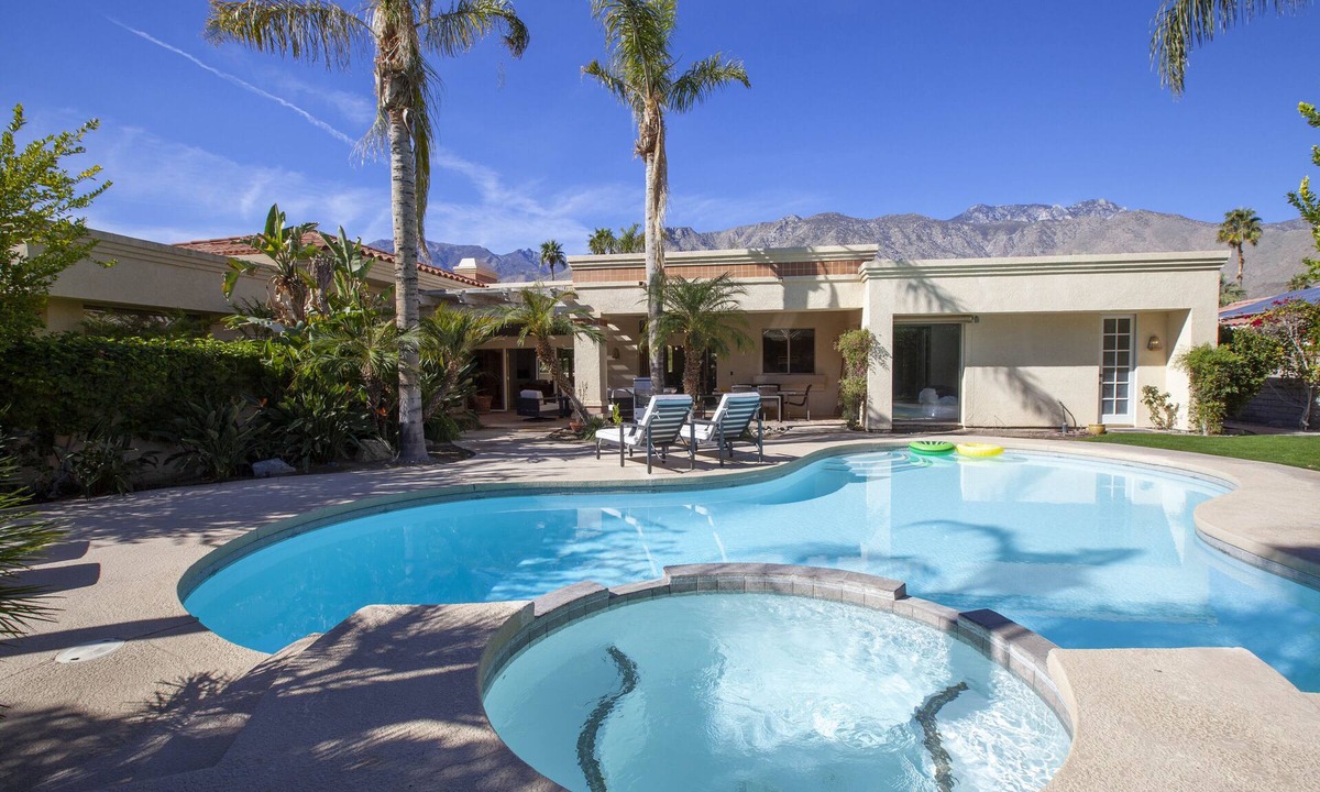 Palm Springs House | 30 Days+ at a Palm Springs Oasis