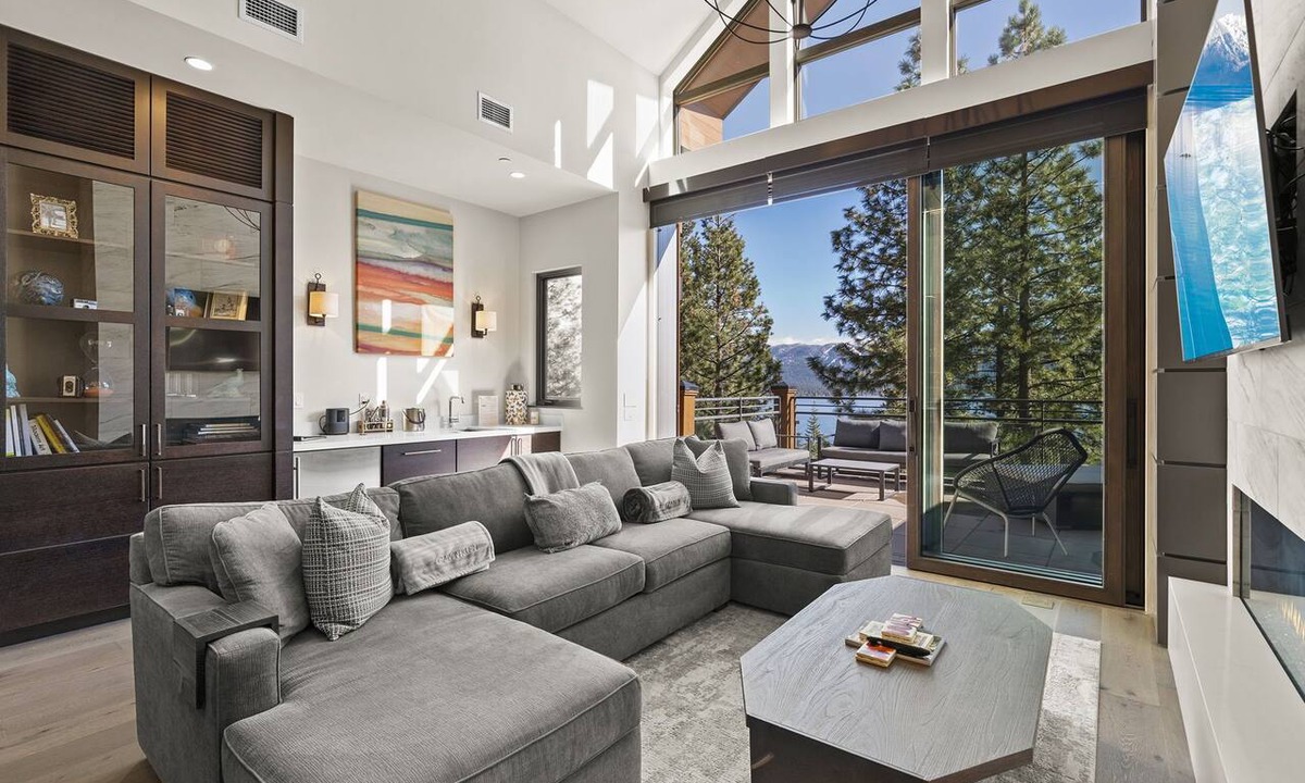 North Lake Tahoe Condo | 305A Boulder | 4BR/4BA Crystal Bay Lake View