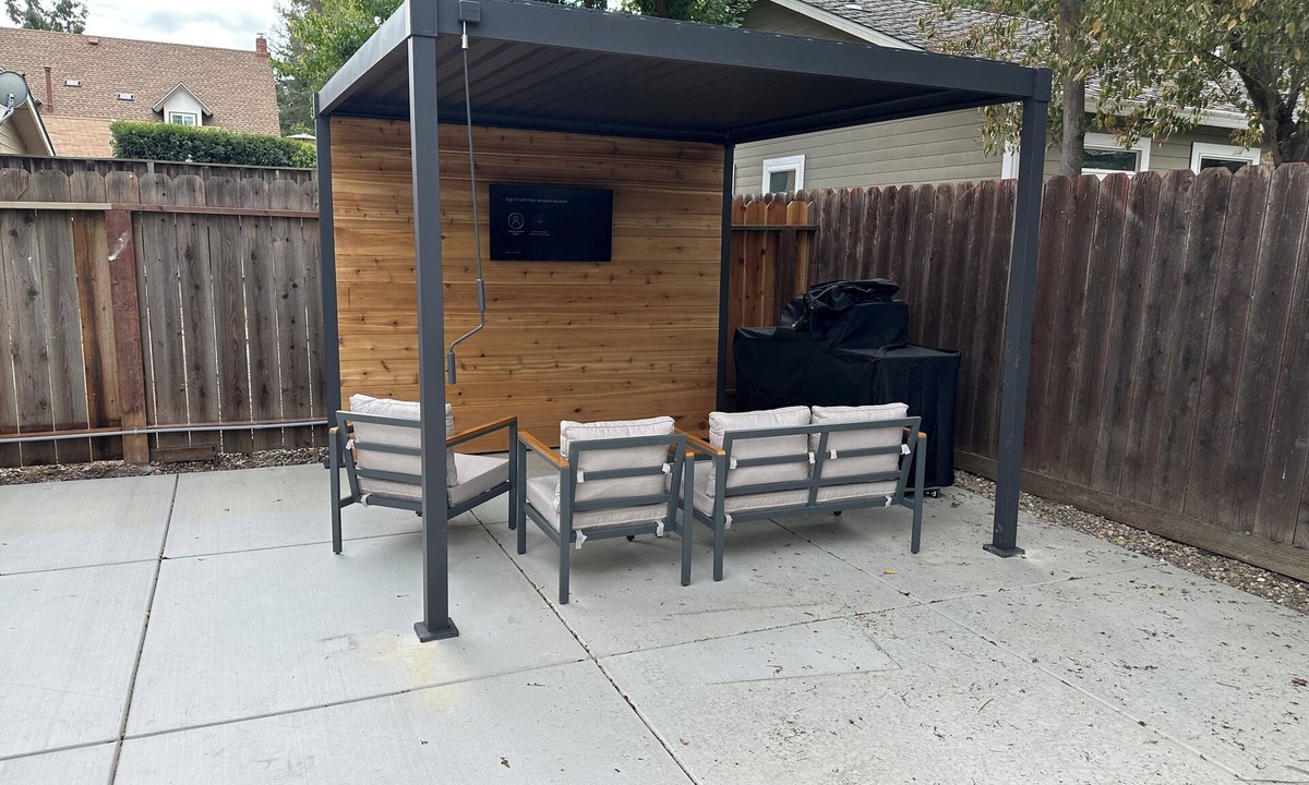 Walnut Creek House | 3BR/2BA Home with Private Gated Backyard, Outdoor TV & BBQ