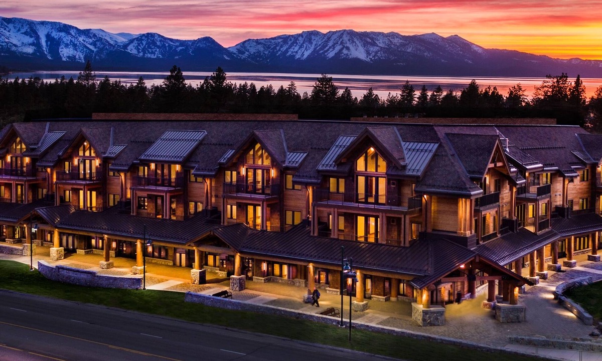 Lakeside Park Condo | 3br Luxury Â steps To Heavenly Gondola & Village 3 Bedroom Condo by RedAwning