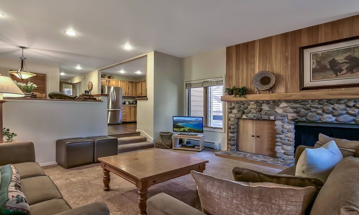Incline Village Condo | 3BR @ No. Lake Tahoe - HOT TUB & Sauna - Ski Lease Possible - Incline Village