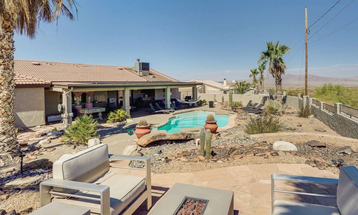 Lake Havasu City House | 4 Mi to Lake Havasu State Park: Home w/Mtn Views!