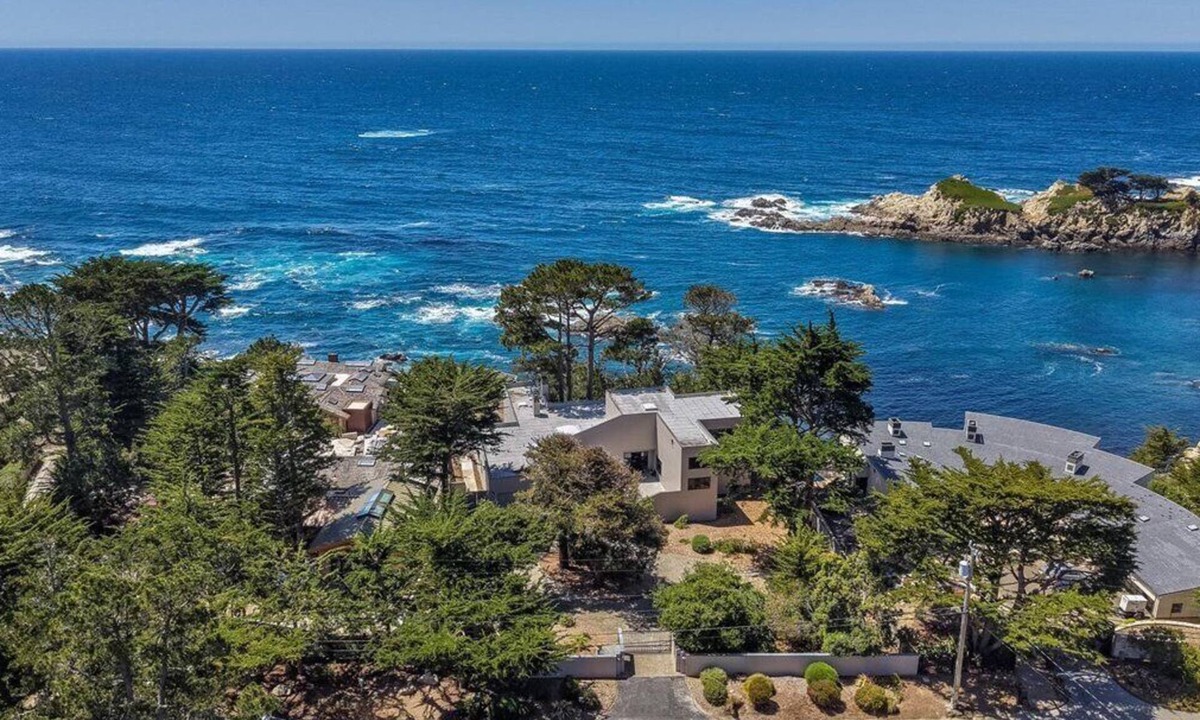 Carmel Riviera House | 4011 Big Little Lies - Modern, Oceanfront Home