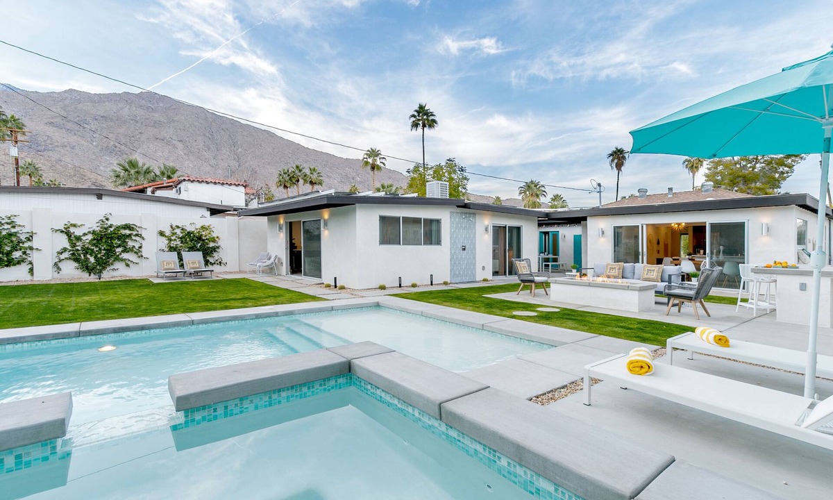 Tahquitz River Estates House | 5BR Perfect Weekend Getaway, Amazing Backyard, Mtn Views