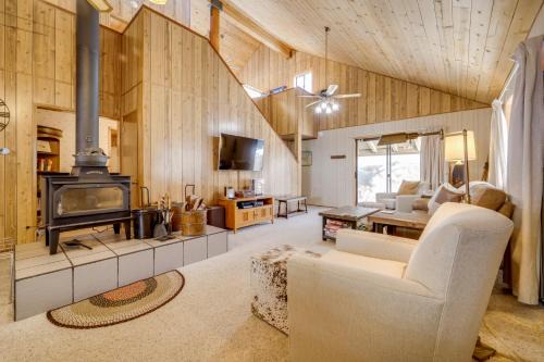 Pla-Vada Woodlands House | 6 Mi to Sugar Bowl Resort: Soda Springs Cabin!