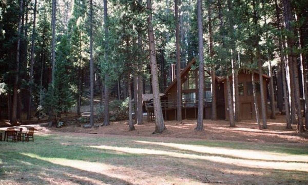 Groveland House | 6 Miles to Yosemite Entrance 14 Acre Private & Gated Retreat Wildlife Sanctuary