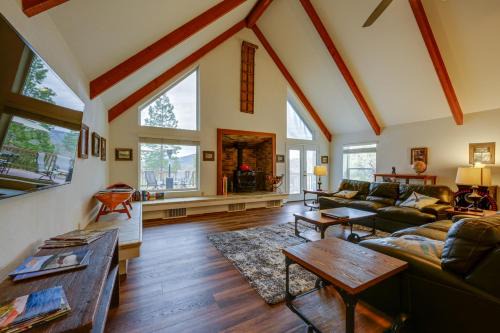 Coarsegold House | 7 Mi to Bass Lake! Spacious 'Mudge Ranch Retreat'