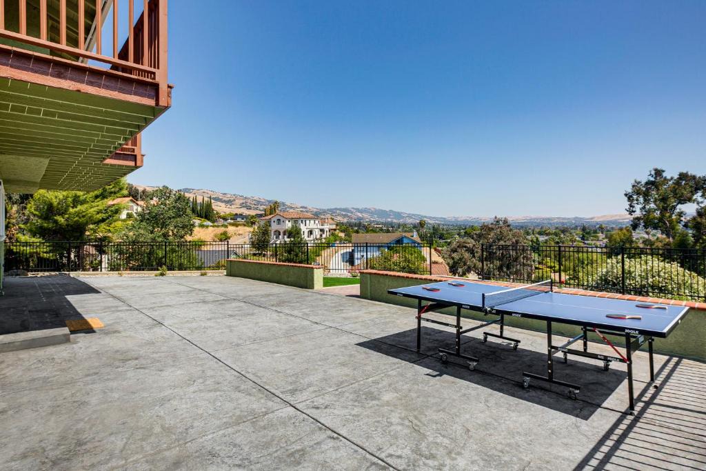 East San Jose House | 7 Mi to Dtwn San Jose: City-View Family Getaway