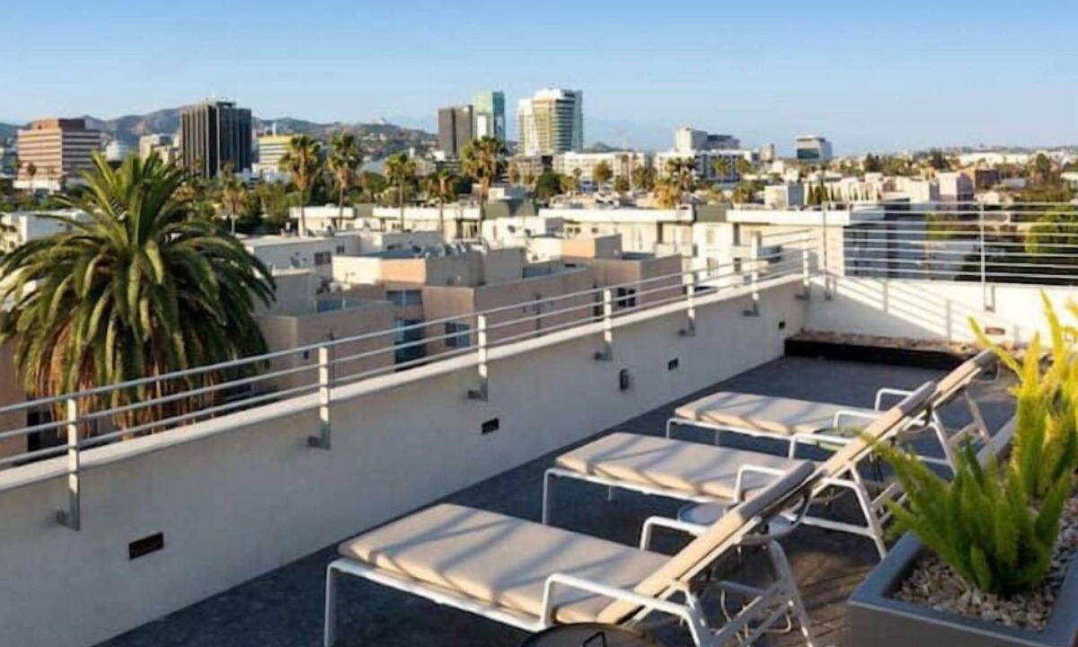 Los Angeles Condo | 7111 Santa Monica blvd West Hollywood 90046