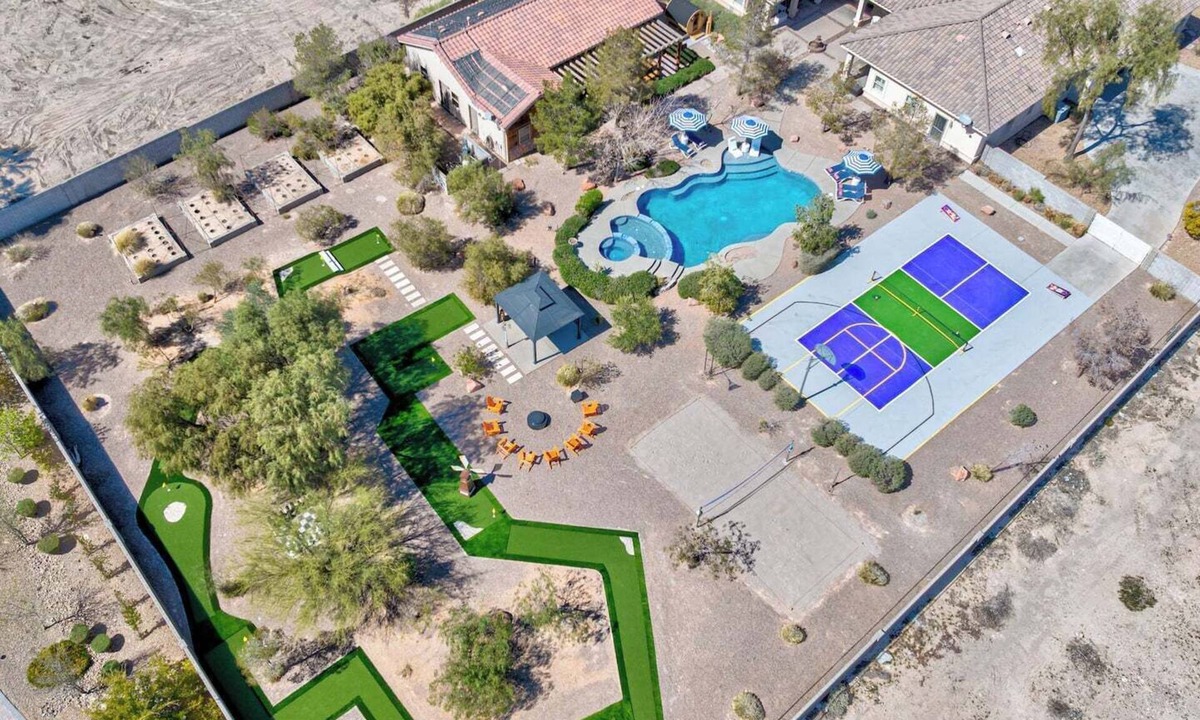 Paradise House | 777RENTALS - Vegas Resort | Pool, Pickleball, Mini Golf, Sauna