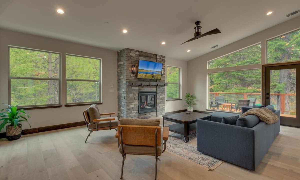 Angora Highlands House | AC, Large Upright Arcade, Dreamy Kitchen, Designer Furnished, Grill, Fast Wifi, Spa – The Glenmore