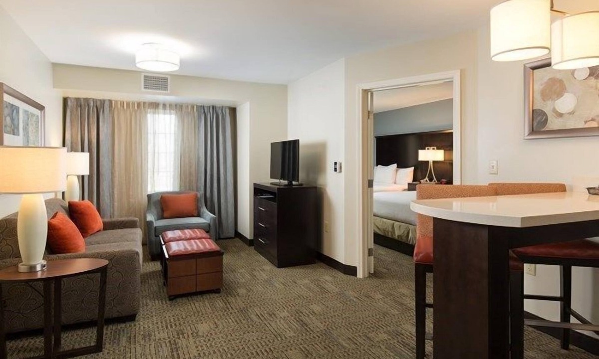 Reno/Tahoe Airport Condo | Accessible 1BR Suite w/Free Breakfast & Pool Reno