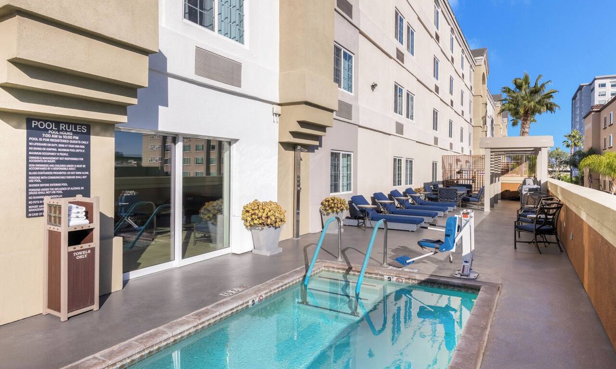 Anaheim Resort Hotel | Accommodates 2 Studios w/Double Beds | Full Kitchen | Near Disneyland Resort