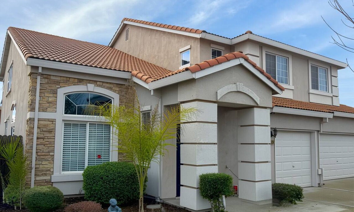 Chowchilla House | Adorable 2-bedroom house with AC in charming Chowchilla
