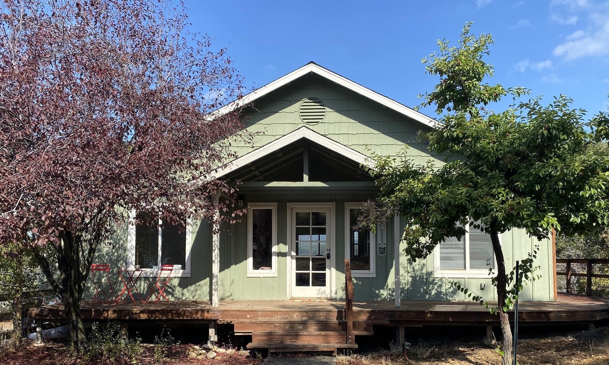 North Fork Cottage | Adorable 2Bd/2Bth w/office near Yosemite & Bass Lake