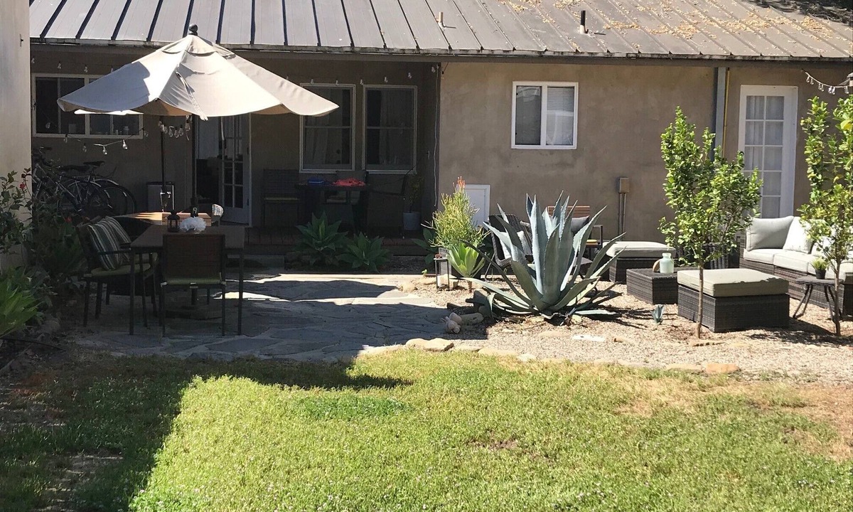 Ojai House | ADORABLE DOWNTOWN OJAI COTTAGE WITH THE BEST LOCATION IN HEART OF TOWN