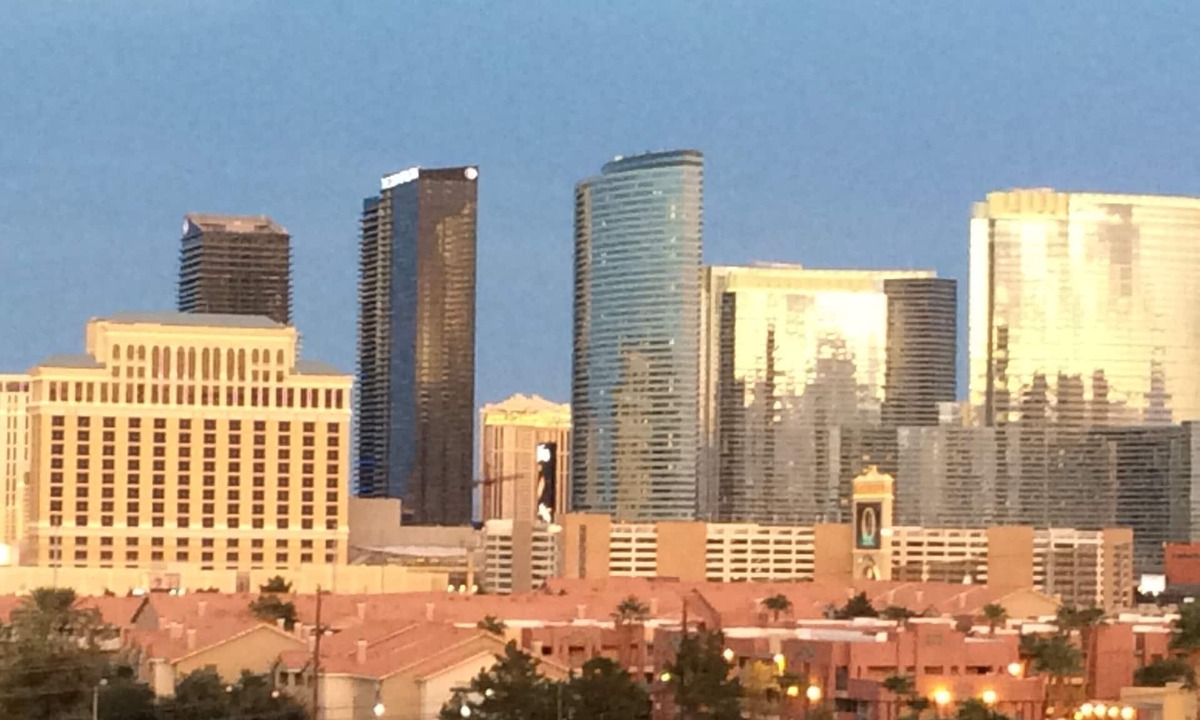 Las Vegas Condo | Amazing 3 bdrm Strip View Luxury Condo! No Resort Or Parking Fees!