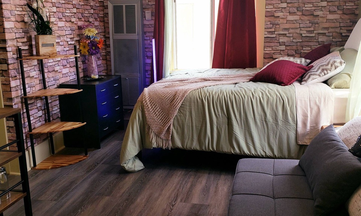 Alamitos Beach Apartment | Amazing Studio with Character - Walk to Beach