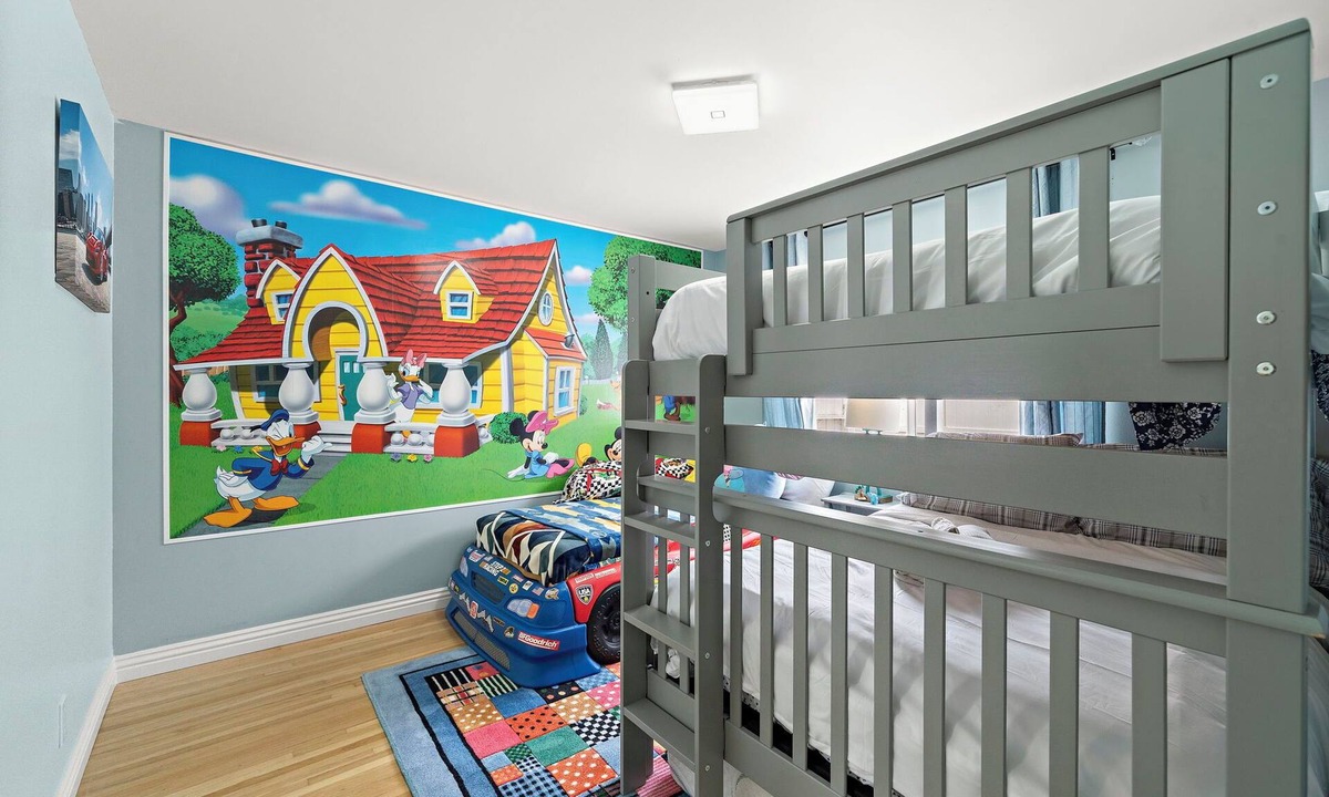 Southwest Anaheim House | Anaheim Minutes to Disneyland/Knott's Berry Farm with AC and Jacuzzi Hot Tub