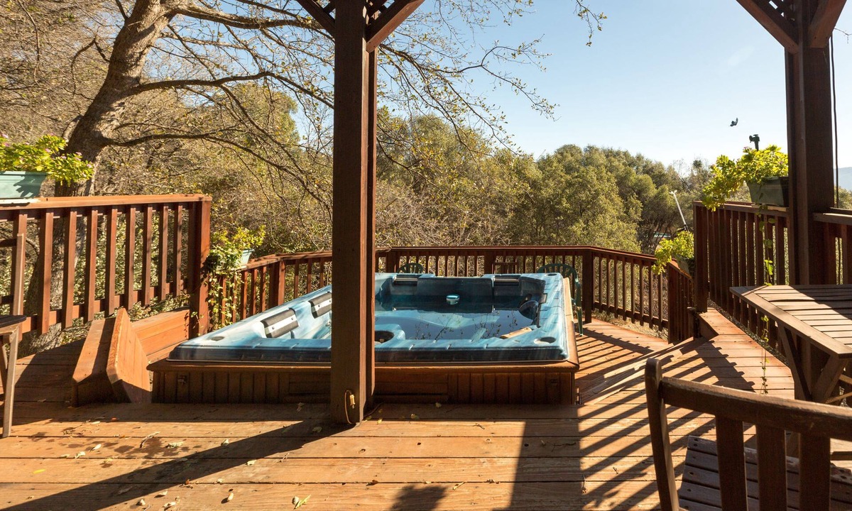 Ahwahnee Bed & Breakfast | Apple Blossom Inn
