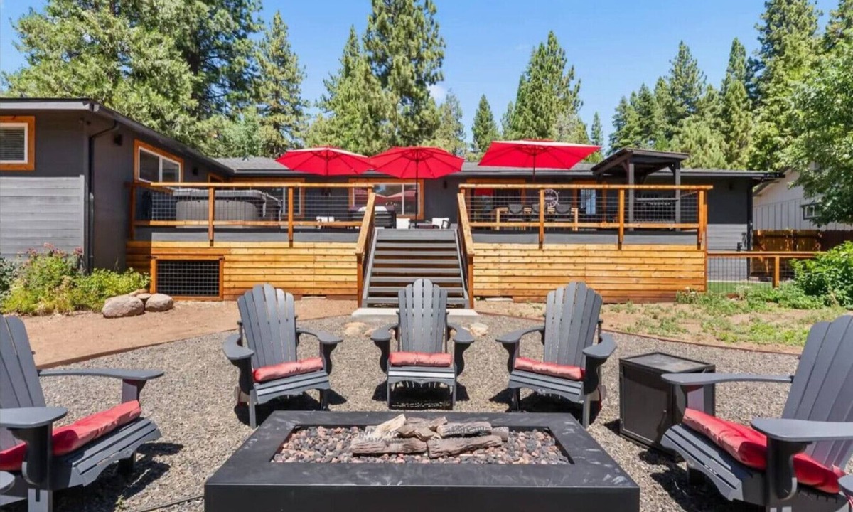 Dollar Point Cabin | Awesome North Shore Cabin - Hot Tub, AC & Fire Pit