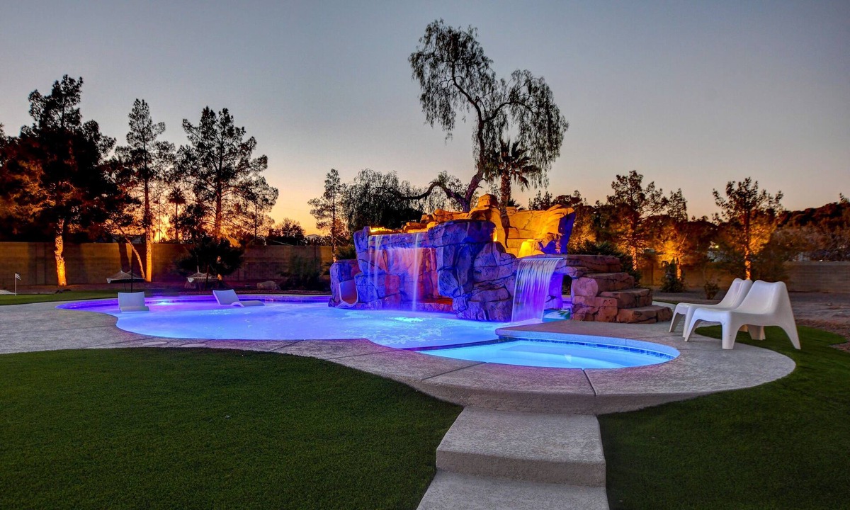 Green Valley House | Backyard Paradise resort home minutes to the strip!